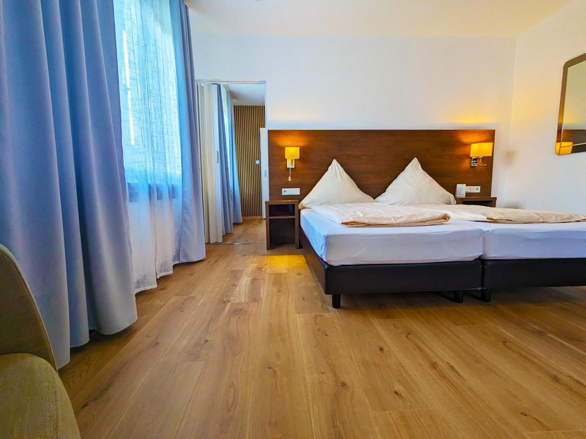 Hotel Berghof Wasserkuppe & Gaestehaus Fuldaquelle Gersfeld Ruang foto