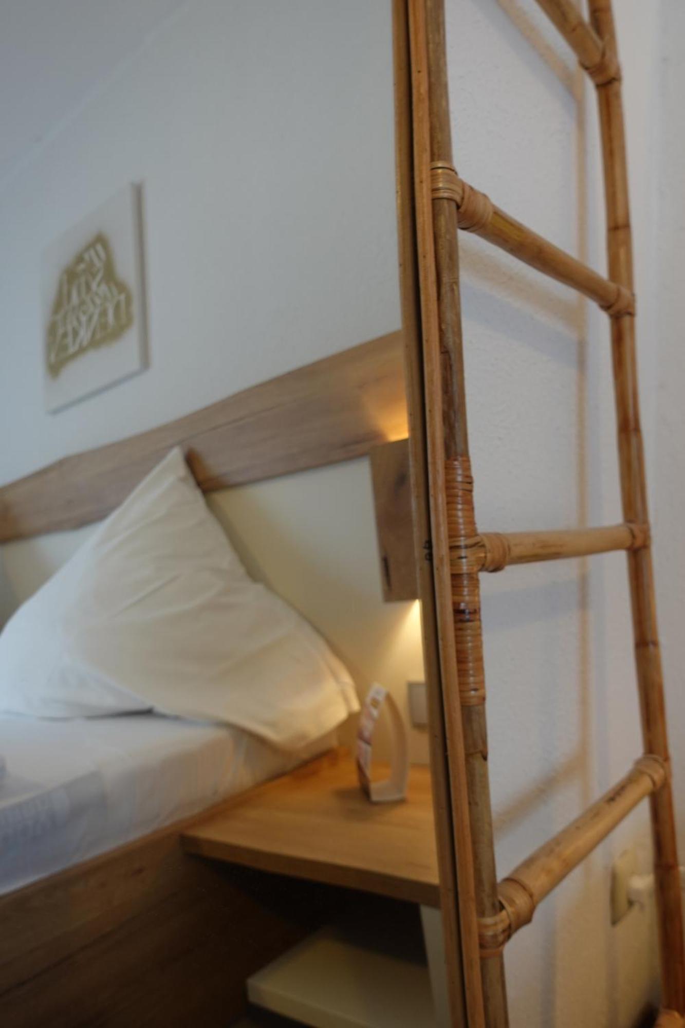 Hotel Berghof Wasserkuppe & Gaestehaus Fuldaquelle Gersfeld Bagian luar foto