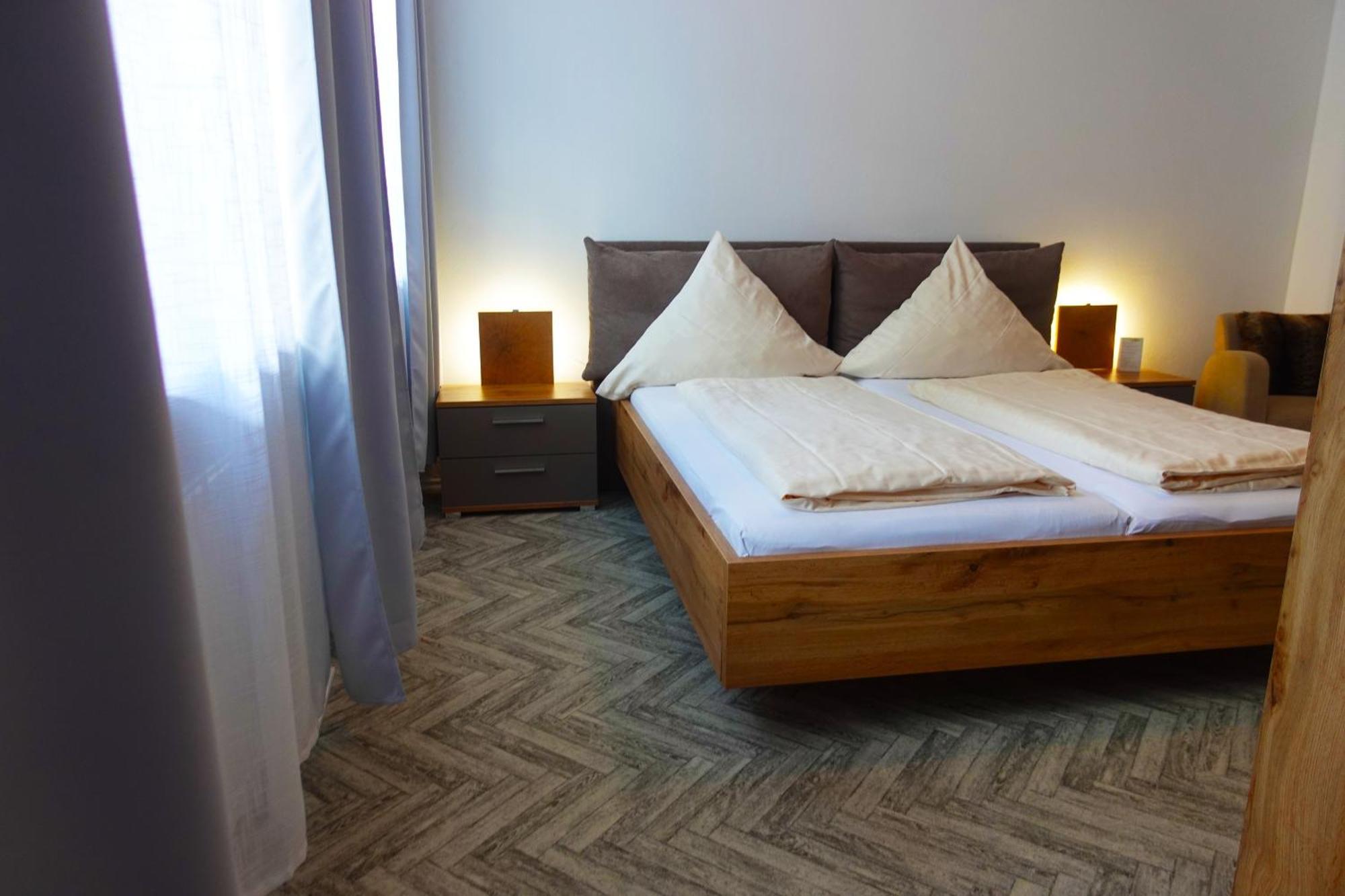 Hotel Berghof Wasserkuppe & Gaestehaus Fuldaquelle Gersfeld Bagian luar foto