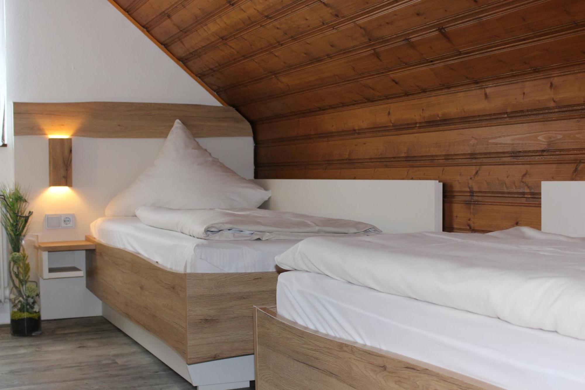 Hotel Berghof Wasserkuppe & Gaestehaus Fuldaquelle Gersfeld Ruang foto